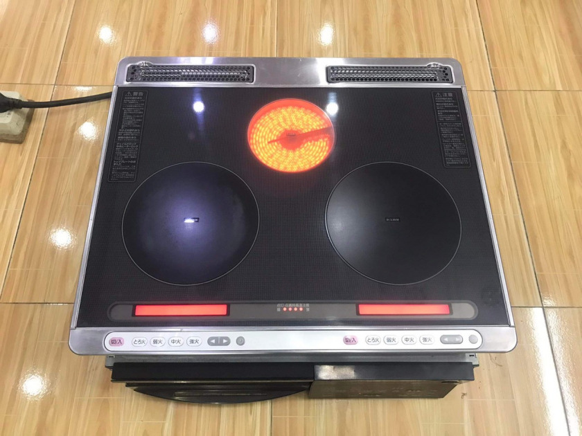 Bếp từ Hitachi
